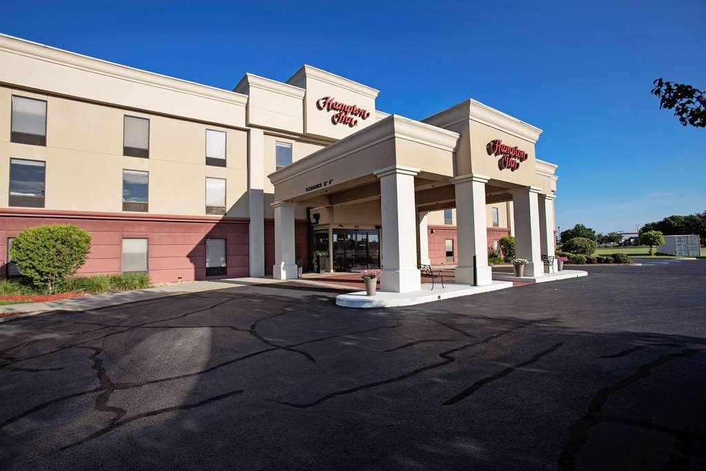 Hampton Inn Моултрі Екстер'єр фото