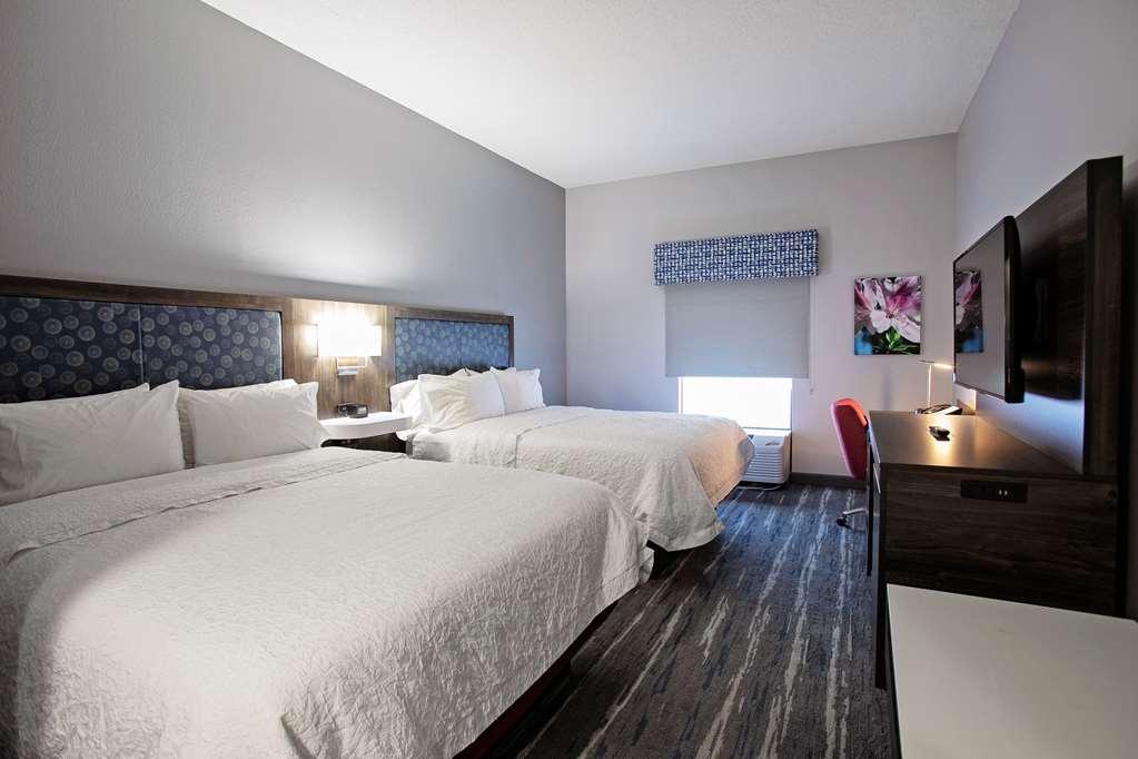 Hampton Inn Моултрі Номер фото