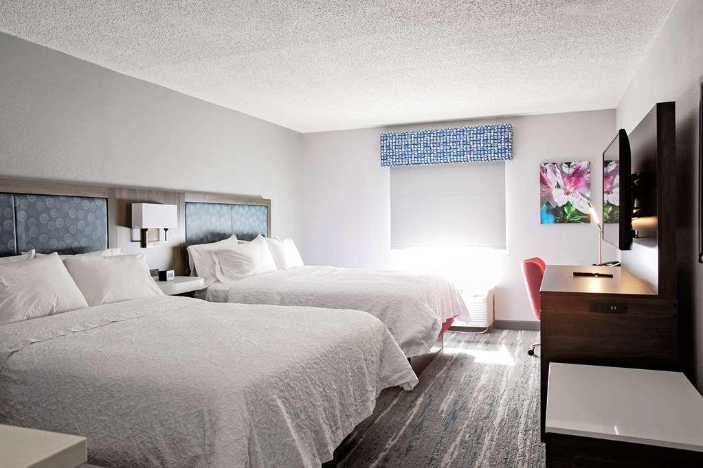Hampton Inn Моултрі Номер фото