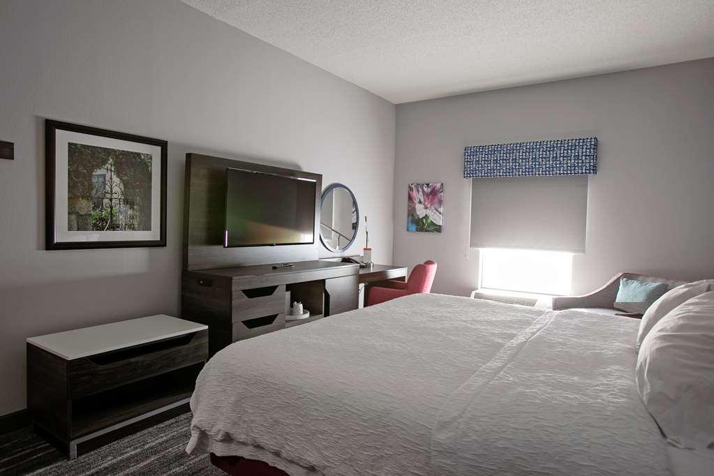 Hampton Inn Моултрі Номер фото