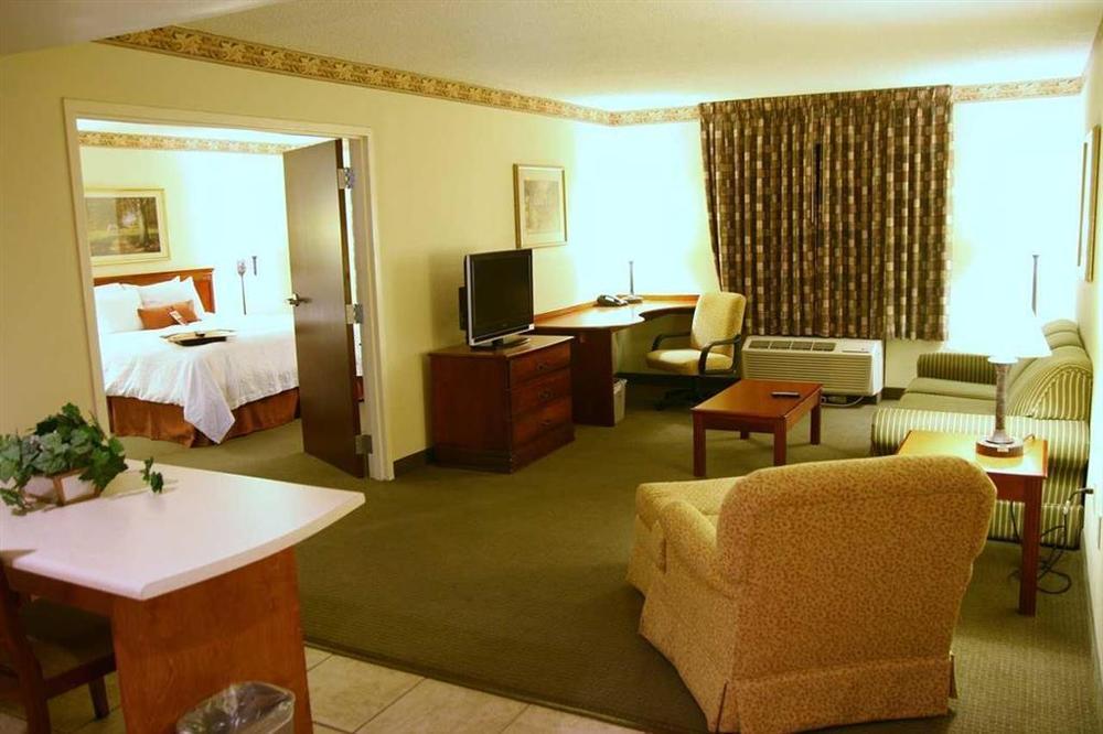 Hampton Inn Моултрі Номер фото