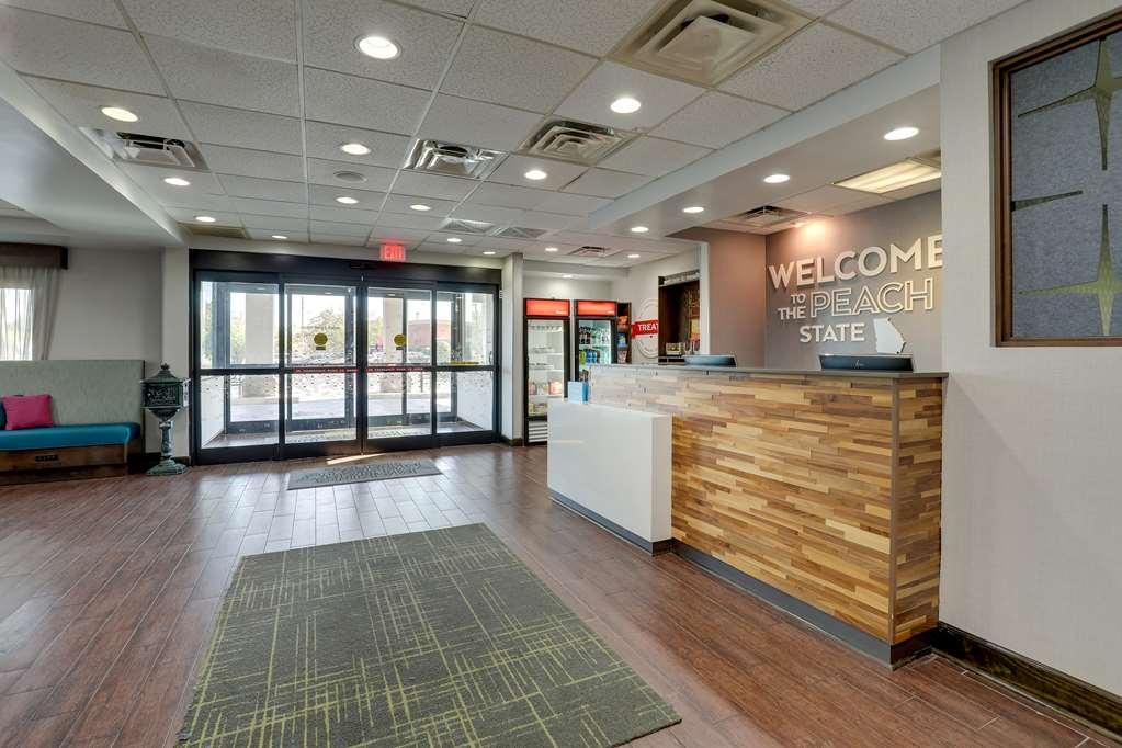 Hampton Inn Моултрі Інтер'єр фото