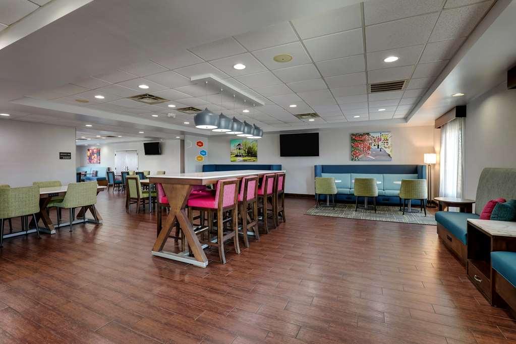 Hampton Inn Моултрі Ресторан фото