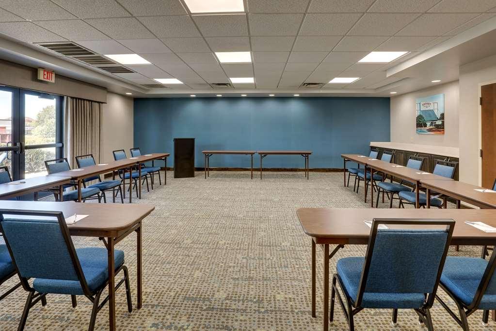 Hampton Inn Моултрі Зручності фото