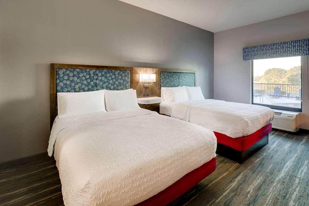 Hampton Inn Моултрі Номер фото