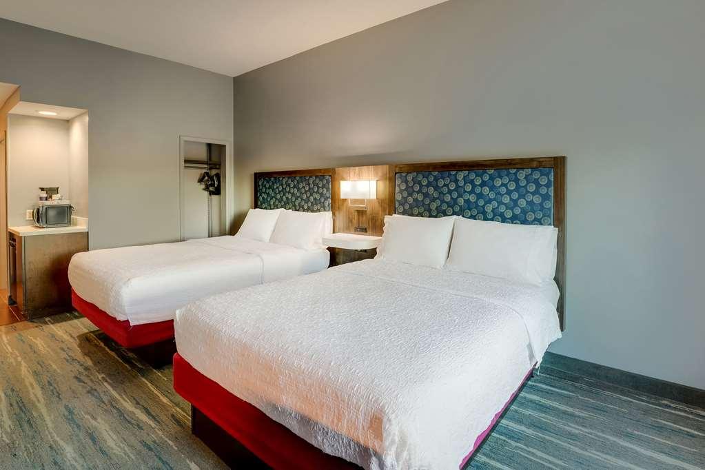 Hampton Inn Моултрі Номер фото