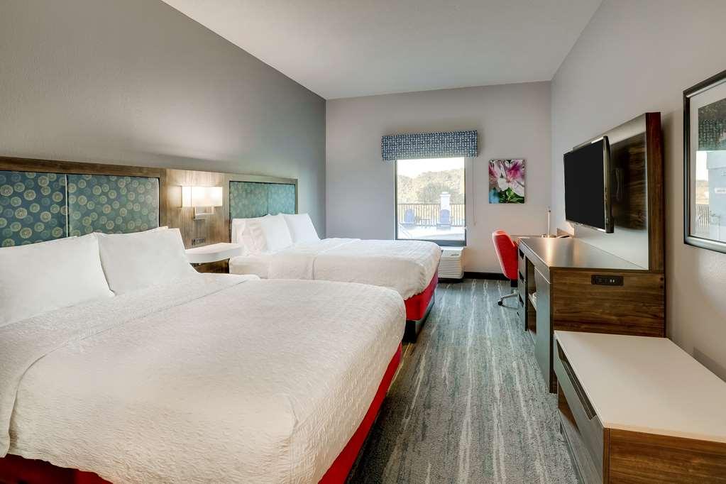 Hampton Inn Моултрі Номер фото