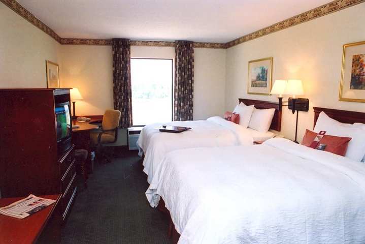 Hampton Inn Моултрі Номер фото