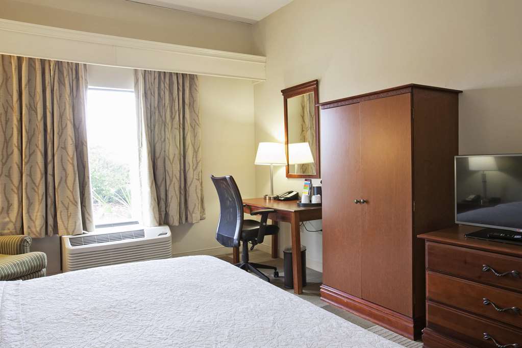 Hampton Inn Моултрі Номер фото