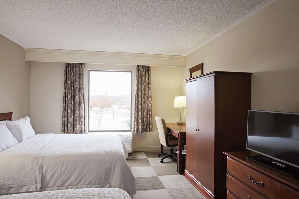 Hampton Inn Моултрі Номер фото